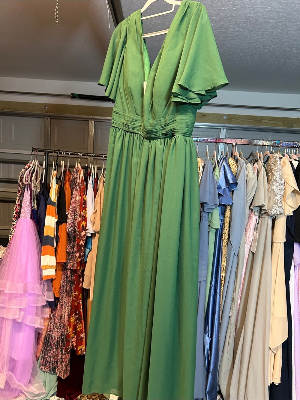 Elegant Green V-Neck Maxi Dress